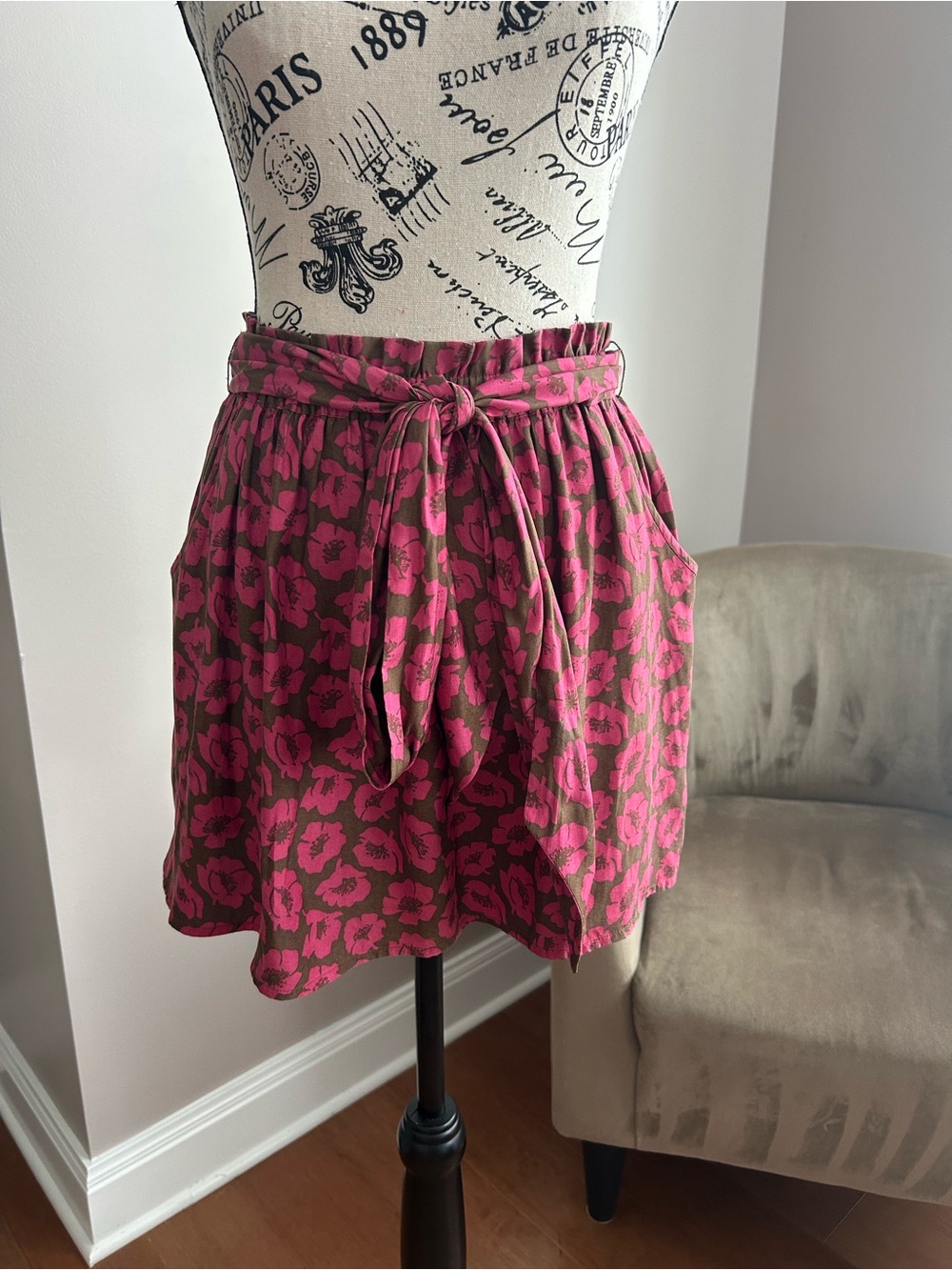 American Eagle Floral Paperbag Mini Skirt XS Pink Brown Tie Waist
